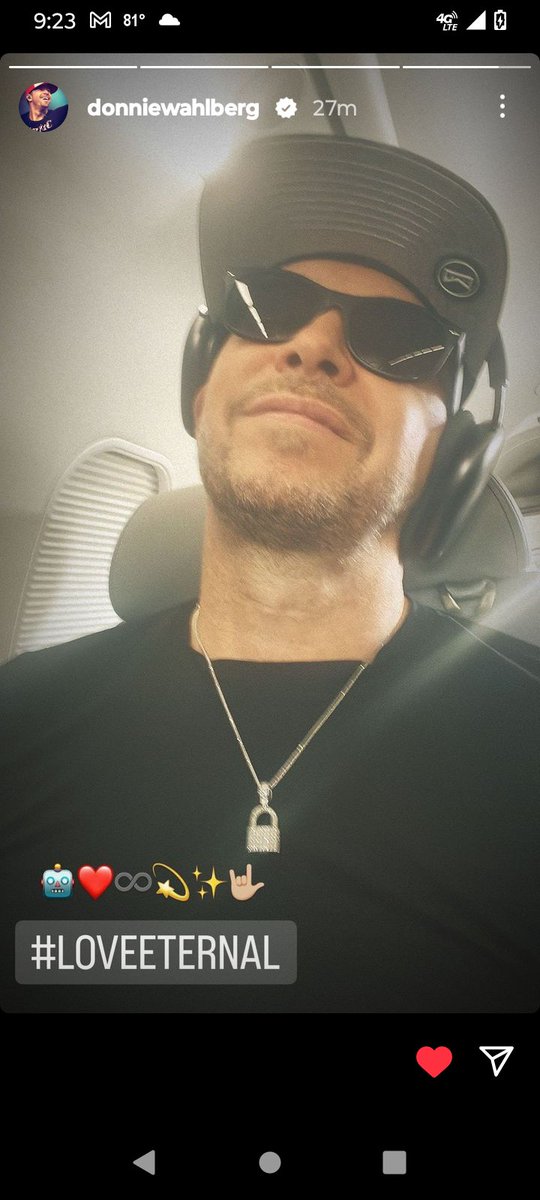 @DonnieWahlberg have a safe flight ✈️ our captain Donnie please let's us know u made it safely on the ground.#loveeternal🤖♥️🙏♾️💫✨🤘🫂