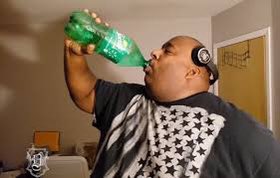 Yeet_Vibes's tweet photo. When I’m tweeting in this July heat, there is nothing that keeps me as cool and hydrated as @Sprite. A crisp refreshing Sprite is the perfect thing to get you through this summer! #ad #twitterad #sprite https://t.co/J1Kq7SPqD8