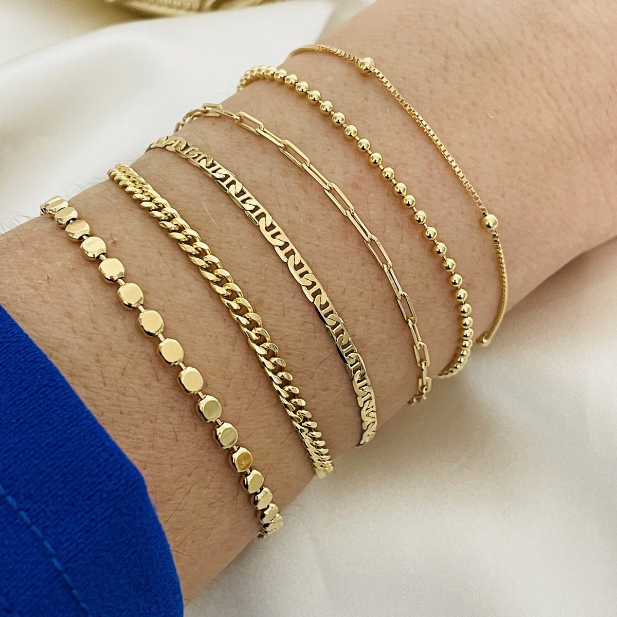 StoreAgata's tweet photo. Excited to share the latest addition to my #etsy shop: Set of 6 Everyday Layering Bracelets, Gift for Mom, Gold Chain Bracelet, Dainty Simple Bracelet, 18k Gold Filled Bracelet Set https://t.co/zxYQXEXYzl #summerbracelet #braceletset #etsybracelet #ankletbracelet https://t.co/itHgxoIOlz