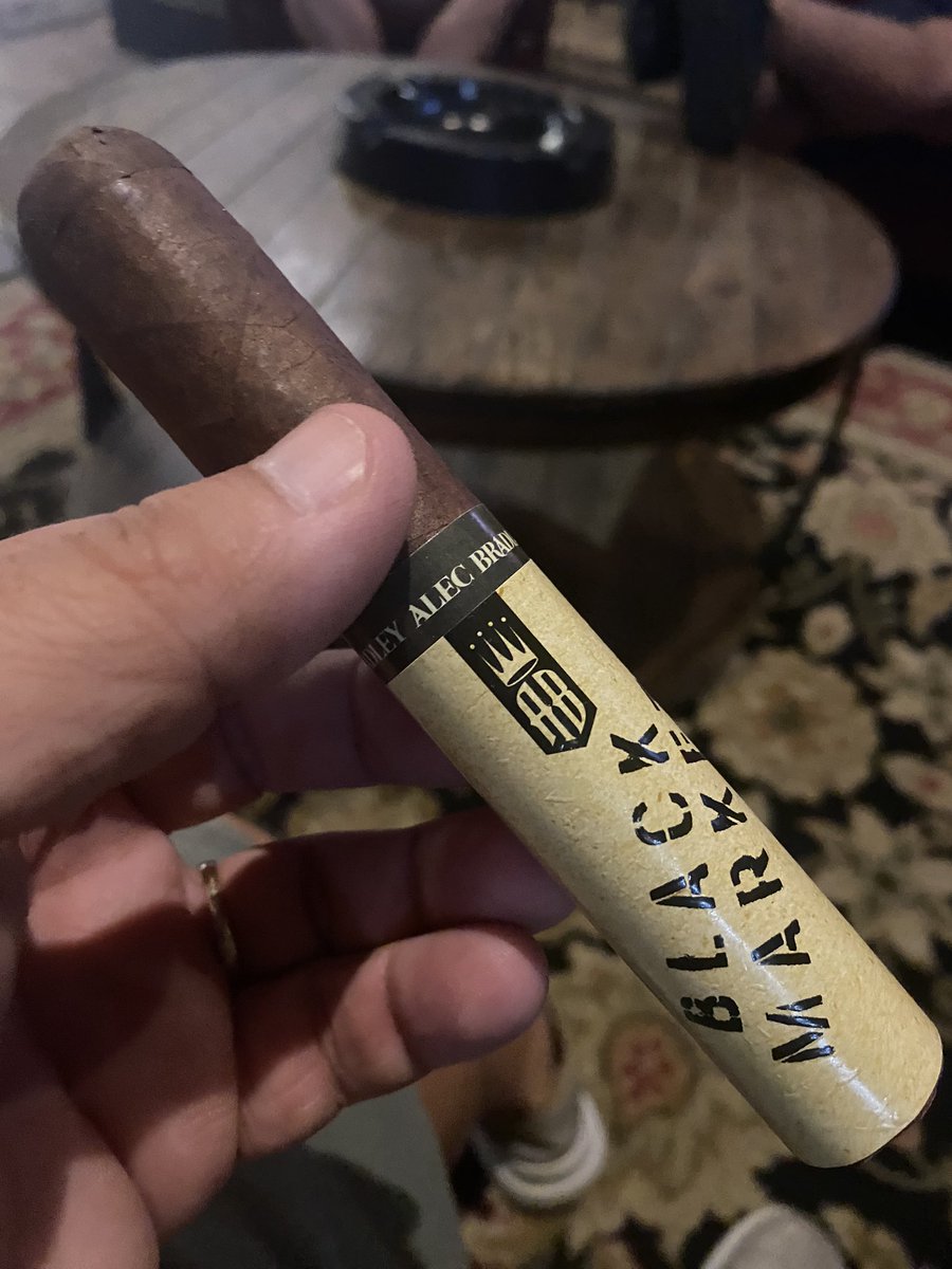 TheCigarGeek's tweet photo. #Nowsmokin @alecbradley Black Market Gordo (6x60) one of my go to #cigars a nice full bodied well balanced smoke with rich dark coffee, leathery flavors and a hint of spice at the finish. #Cigargeek  $11 - $13 https://t.co/y6IjKe0Wd3