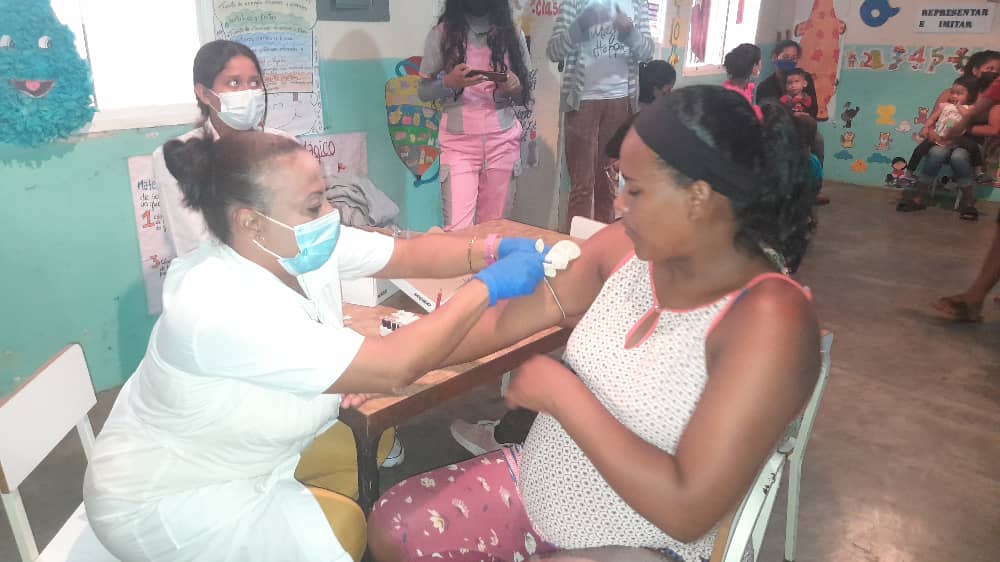 Alberto23646636's tweet photo. UD 337  estado Bolívar en Jornada de salud.#CubaPorLaVida .#SiSePuede .#CubaViveyVence @Mayelinf22 @AdanVillavicen5 @DianaHe58950121 @MGasquin @Cubacooperabol2 @cubacooperaven @CubaVa_Bolivar2 https://t.co/cNKNgyBHjW