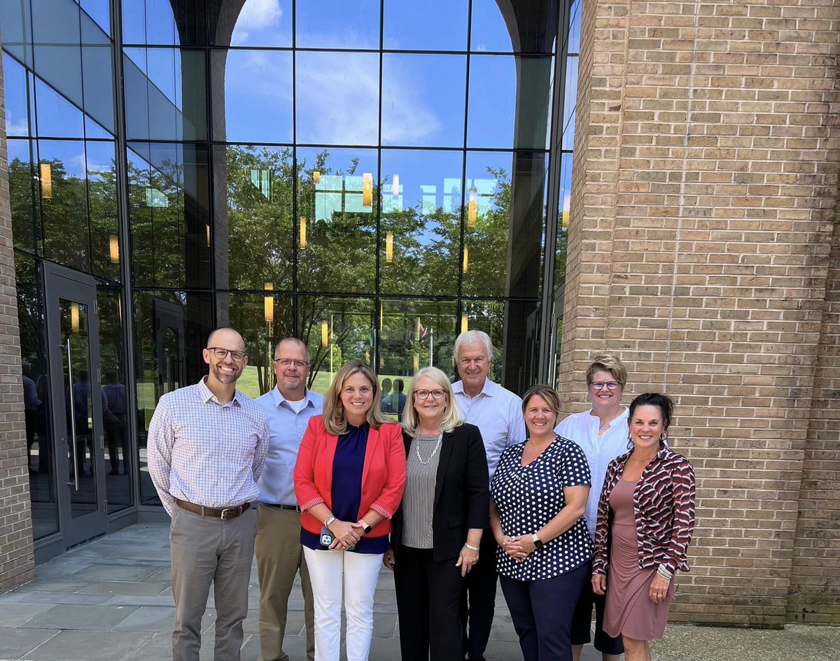 The @CESA6forGrowth team is fired up 🔥 after collaborating with Dr. James Stronge and his team at a mini-retreat @williamandmary. We are excited about creating more opportunities for educators to grow in their practice, ultimately helping all students! 
cesa6.org/services/growt…