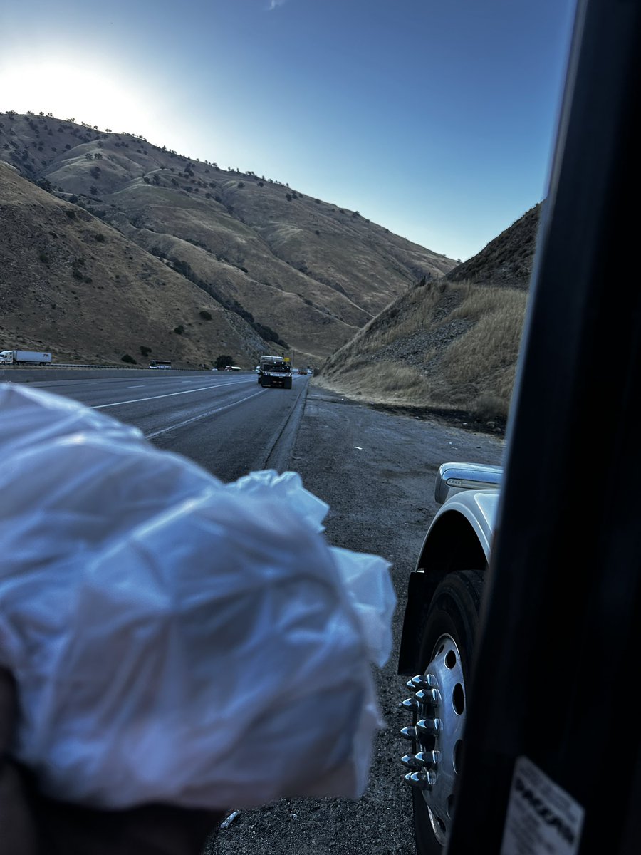 anthony_marz's tweet photo. Shoutout to one of my coworkers for picking up a burrito before leaving Castaic for me. 🌯 #PackageSecured #RealOne https://t.co/X0bclMbBKH