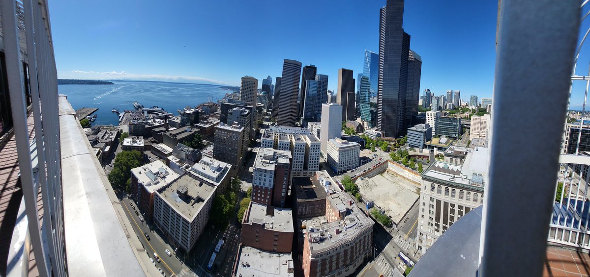 Ritterton's tweet photo. More from #SmithTower
Great food, views and awesome company with @Gretchensouza
Oh, high praise for our hostess Giana, awesome staffer and great insights @smithtower https://t.co/GFOaYst6DM