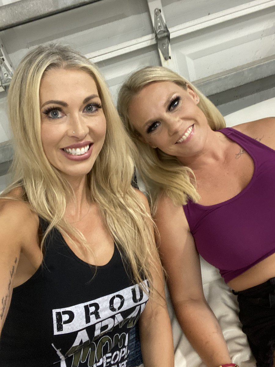 Holly Hotwife Top 0.06% on Twitter: "Going live in 10 minutes