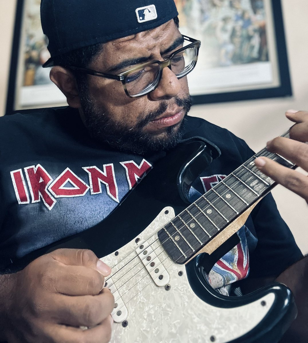 JMMAYA's tweet photo. #DíaMundialDoRock y siempre agradecido con mis padres por inculcarme el amor a la música y en especial al Rock. 

El rock me ha salvado varias veces en mi vida. https://t.co/mO6wg5tDsG