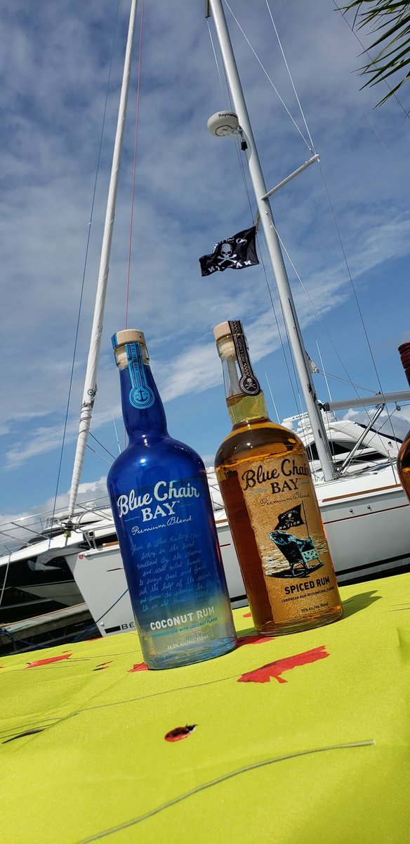 RandoH23's tweet photo. @BlueChairBayRum Hoist the @noshoesnation colors ! π΄ββ οΈπΉπΈπ€β #BlueChairBayContest https://t.co/3i9ySwNPeD