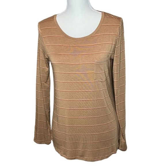 MyMomsBasement's tweet photo. So good I had to share! Check out all the items I'm loving on @Poshmarkapp #poshmark #fashion #style #shopmycloset #belaroi #thechildrensplace #prana: https://t.co/Z3PfZ5uGMw https://t.co/sox8d4Y5vn