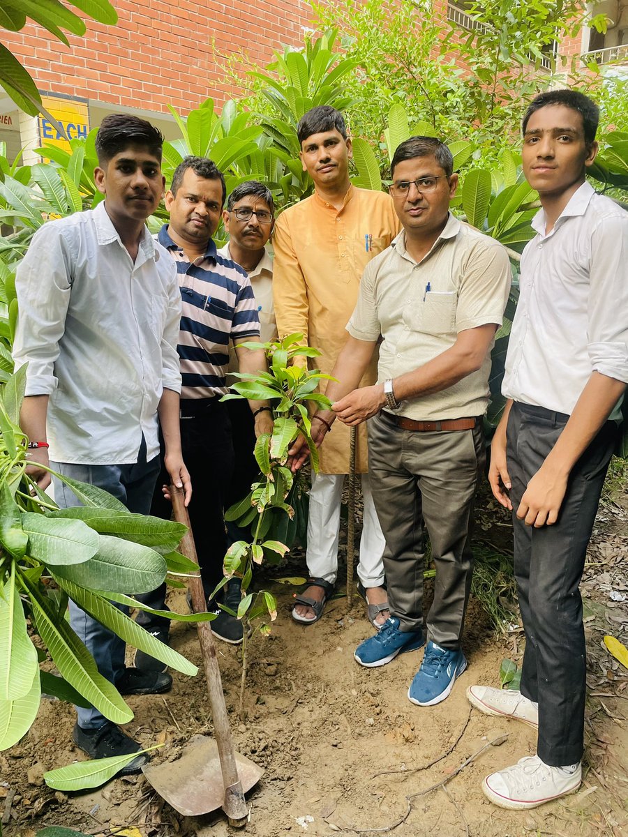 hosharma83's tweet photo. Greenery in GBSSS MOLARBAND school - 1925050
Hariyali mahotsav- 2023 https://t.co/791eOR0xuF