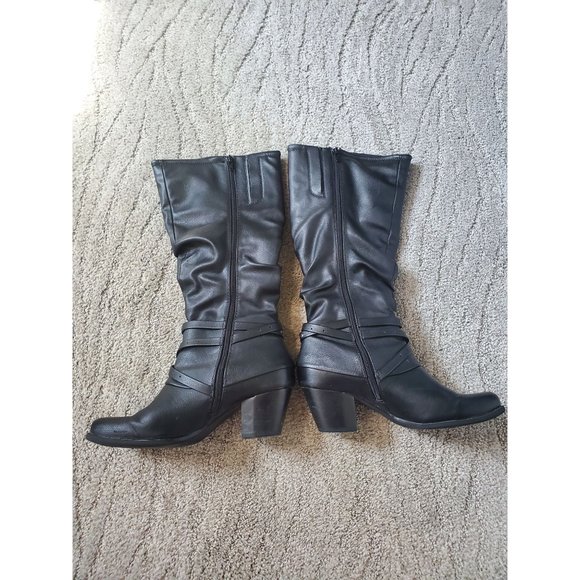 debbiesudduth1's tweet photo. So good I had to share! Check out all the items I'm loving on @Poshmarkapp #poshmark #fashion #style #shopmycloset #fabrik #baretraps #nickiminaj: https://t.co/JsEMS0yZQk https://t.co/Gfb10Tl1N2