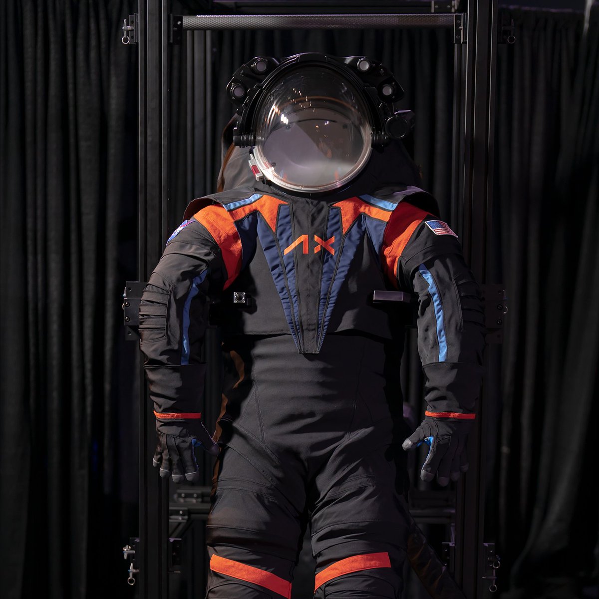 latestinspace's tweet photo. Astronauts on the International Space Station are getting new spacesuits 👌

Testing to begin next year https://t.co/ePhf0HCSRA