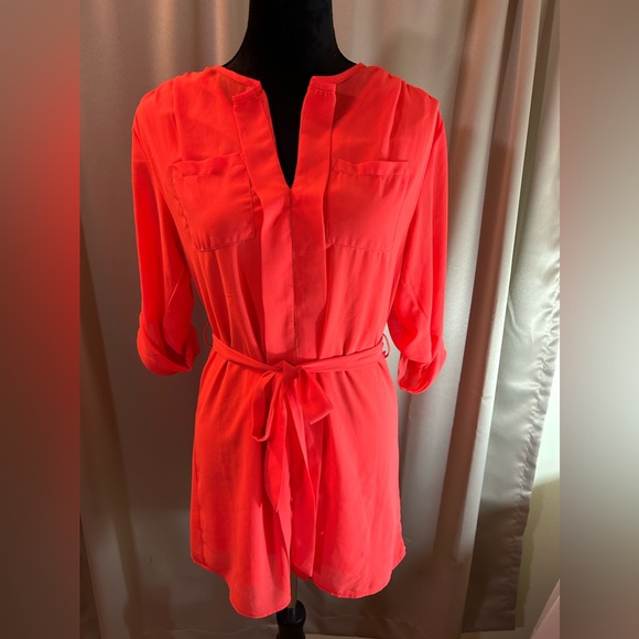 linashoppe's tweet photo. So good I had to share! Check out all the items I'm loving on @Poshmarkapp #poshmark #fashion #style #shopmycloset #missavenue #venus #adora: https://t.co/parDgweoHH https://t.co/z0qbz9LDpf