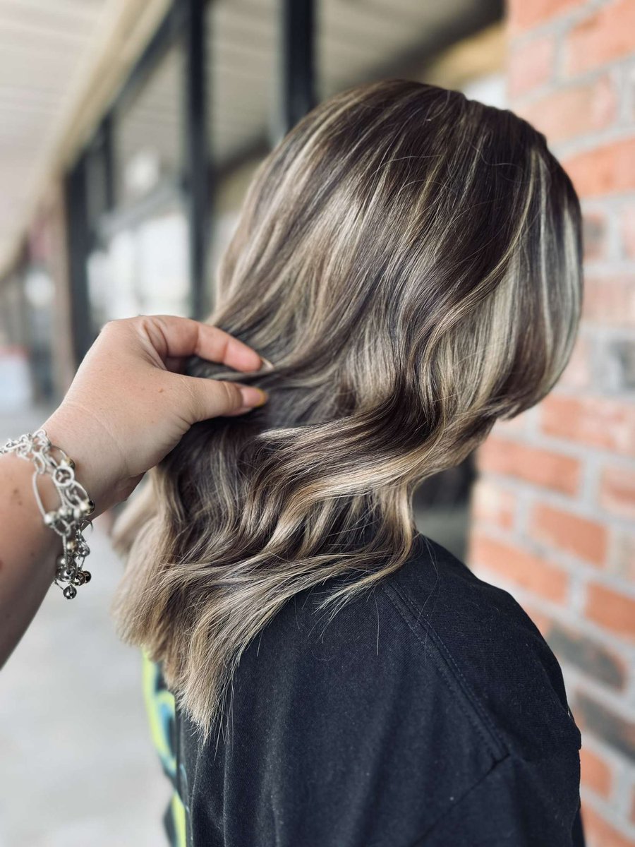graysonlewis12's tweet photo. Loving my new hair😍🤤 https://t.co/mudVzdKVNd