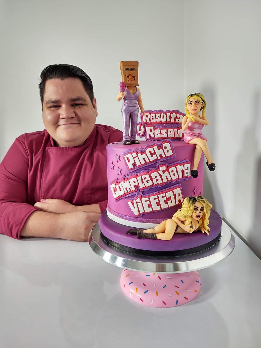 jdoors09's tweet photo. Acabo de encontrar este pastel de #WendyGuevara hecho por el talentoso pastelero #PedroSequera #TeamInfierno #TEAMINFIERNONOSALENADIE @LaCasaFamososMx @LaWendyGuevara https://t.co/bGcluFk3Rt