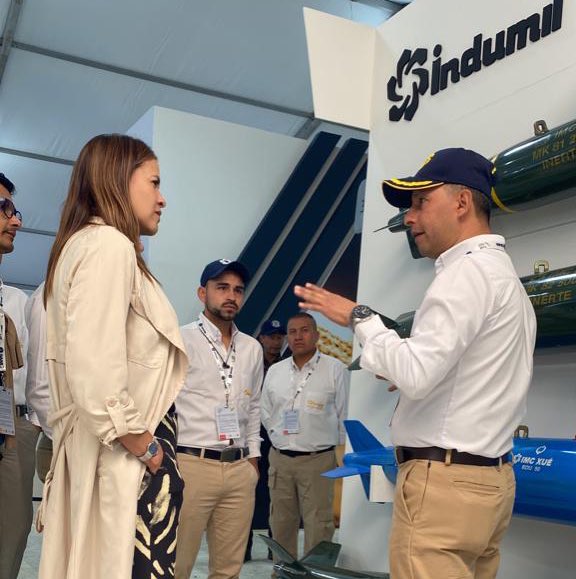 mindefensa's tweet photo. Con el propósito de dinamizar la industria de defensa y el sector aeroespacial, la #ViceDefensa, Ana Catalina Cano, ha atendido reuniones y recorrido la #FAIRCOLOMBIA2023 para visibilizar el trabajo que realizan las empresas de #GSED por el desarrollo de nuestro país.
#SomosGSED https://t.co/ppaHEqf7xC