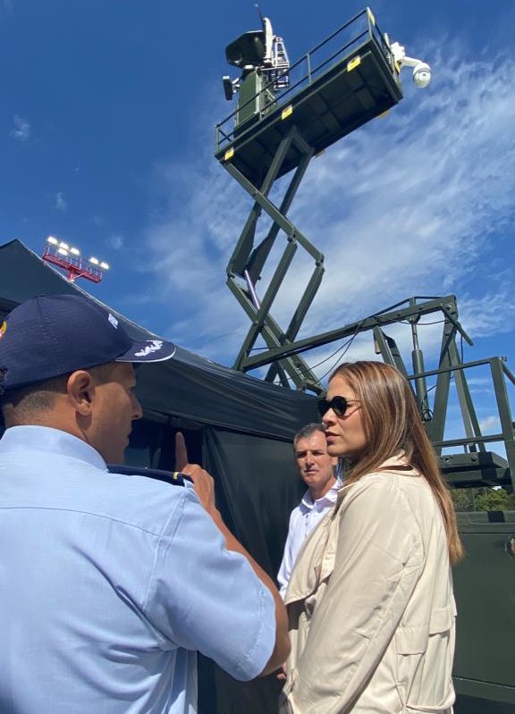mindefensa's tweet photo. Con el propósito de dinamizar la industria de defensa y el sector aeroespacial, la #ViceDefensa, Ana Catalina Cano, ha atendido reuniones y recorrido la #FAIRCOLOMBIA2023 para visibilizar el trabajo que realizan las empresas de #GSED por el desarrollo de nuestro país.
#SomosGSED https://t.co/ppaHEqf7xC