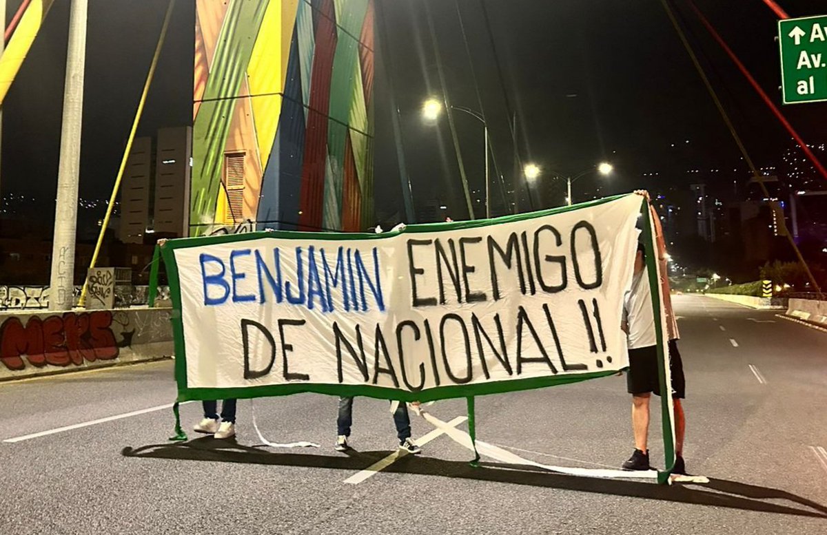 EDWARD_ECHAVA's tweet photo. BENJAMÍN USTED ES ENEMIGO DEL HINCHA DE @nacionaloficial ESTA EN CONTRA DEL HINCHA , IRRESPETA AL HINCHA ,AMENAZA AL HINCHA, SE BURLA DEL HINCHA VERDOLAGA Y AHORA QUIERE SILENCIAR AL HINCHA  QUE PROTESTA EN SU CONTRA ! #FueraBenjaminRomeroDeNacional  #BejaminEnemigoDeNacional https://t.co/xF8Vu485Uz