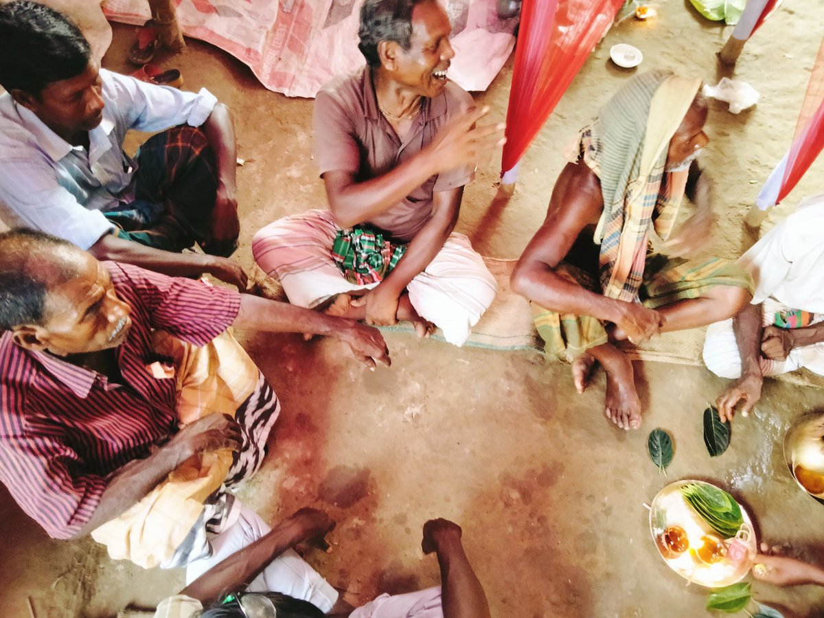 According to the 🏹 customs of the tribals, The work (Somdhi Jor) during marriage is very important.

 The words of your village (somdhi jor). by what other name, 

👉 You can write in the comment box.👇