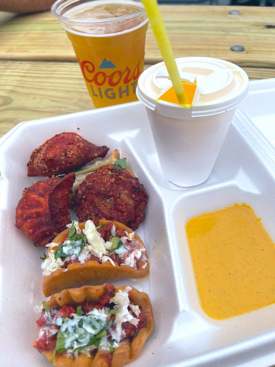NaomiOrre's tweet photo. favorite meal at the Downtown Fargo Street Fair. 100/100! 😍🤤 #FargoThings #PrairiePlaces #streetfair #supportlocal ♥️✨ https://t.co/2sme6vTFIS