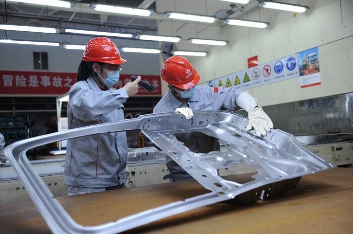 zxhydraulicpres's tweet image. 2600T deep drawing press. Use it to stamp car body frame and car door panel. #deepdrawing #car #carbody #cardoor Learn more: zxhydraulicpress.com/products/deep-…