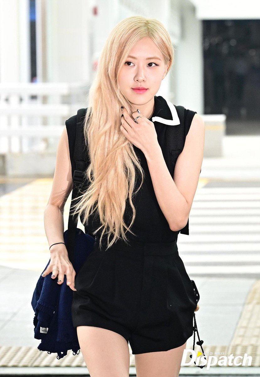 Rolisa_3's tweet photo. #ROSÉ🖤🌹🐿
#BLACKPINK @BLACKPINK https://t.co/g0xb3259YZ