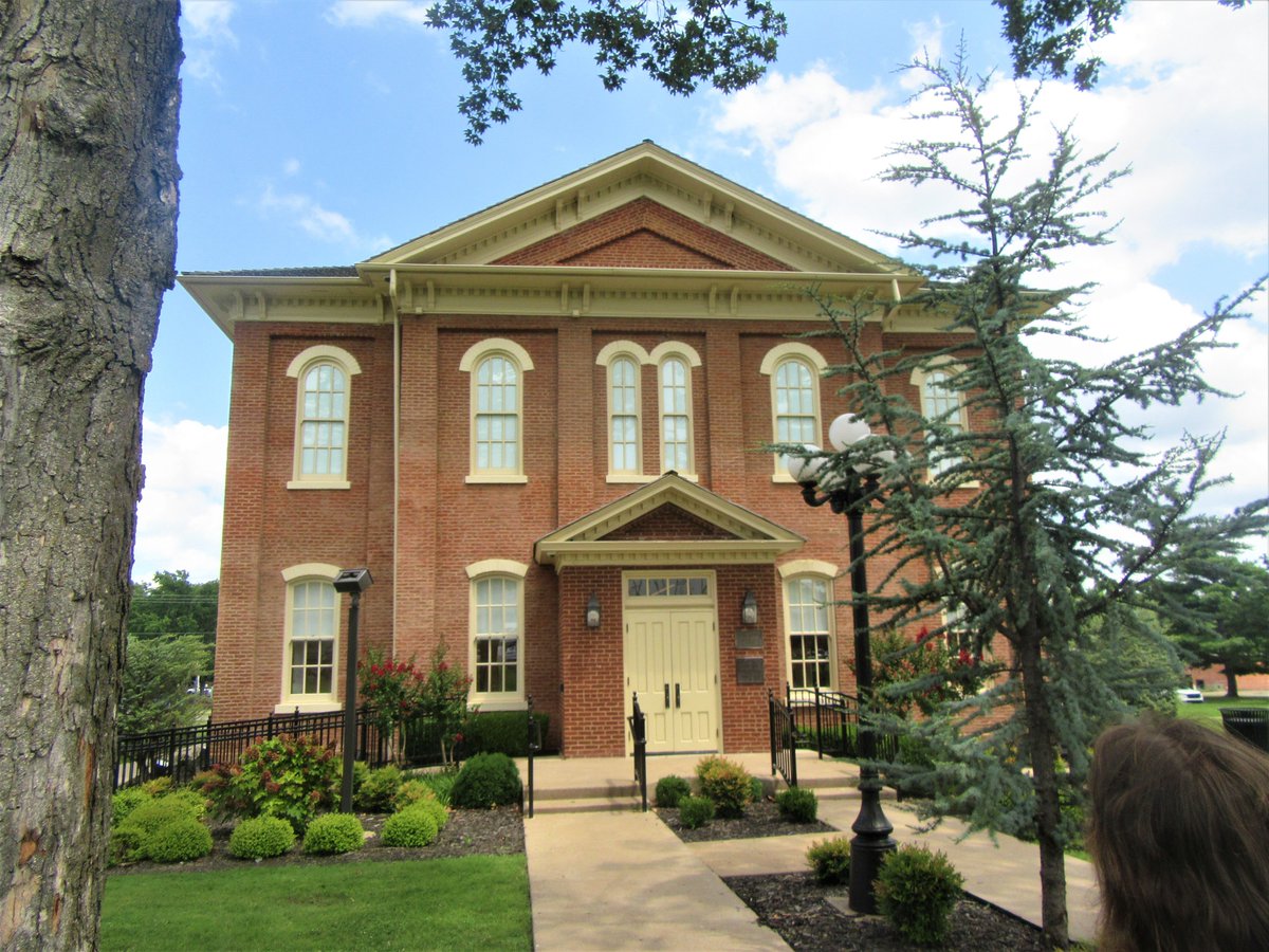 danny_toma's tweet image. Built in 1869, this building was a national capitol until the nations of Indian Territory were absorbed into the new State of #Oklahoma.  Located in #Tahlequah, today it is the #Cherokee National History #Museum.  #travel #photography #history #FiveCivilizedTribes