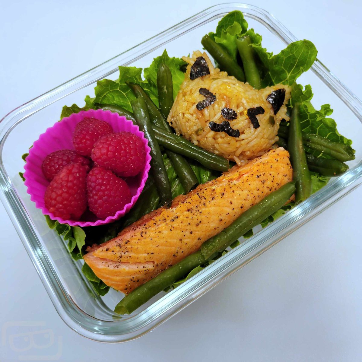 Lookout Lunch Box tweet media