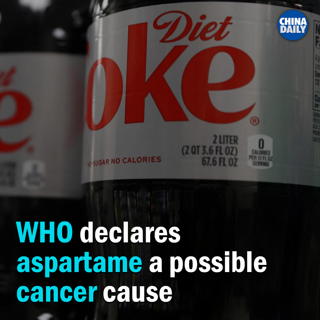 #NewsInPhoto  A semi-independent committee for the @WHO said Thursday that it's determined that aspartame, a popular artificial sweetener found in thousands of products like diet sodas and sugar-free gum, should be categorized as 'possibly carcinogenic to humans.'