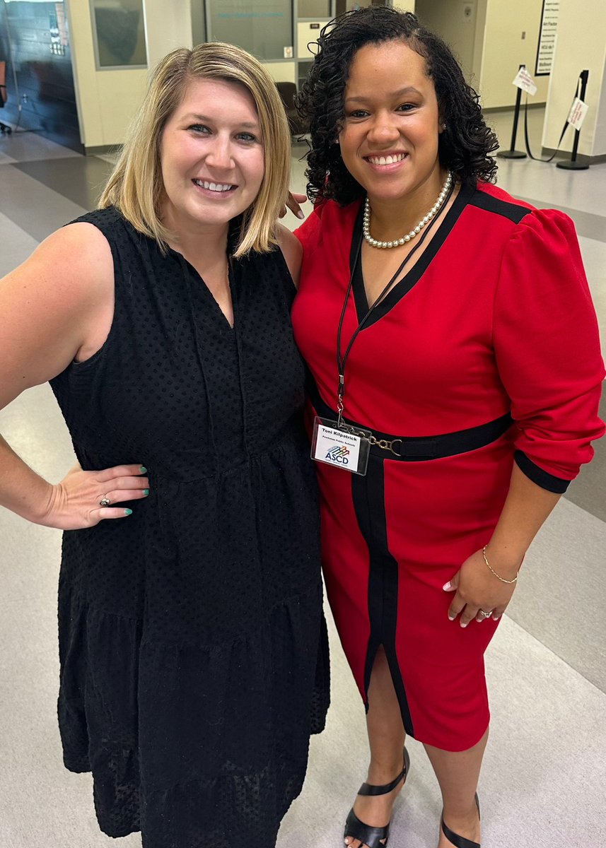 This woman right here…❤️ Forever thankful to be surrounded by women supporting women! No matter where you are, near or far, I’m cheering for you, <a href="/ClassyAP_KP/">Toni Kilpatrick</a>! Always!