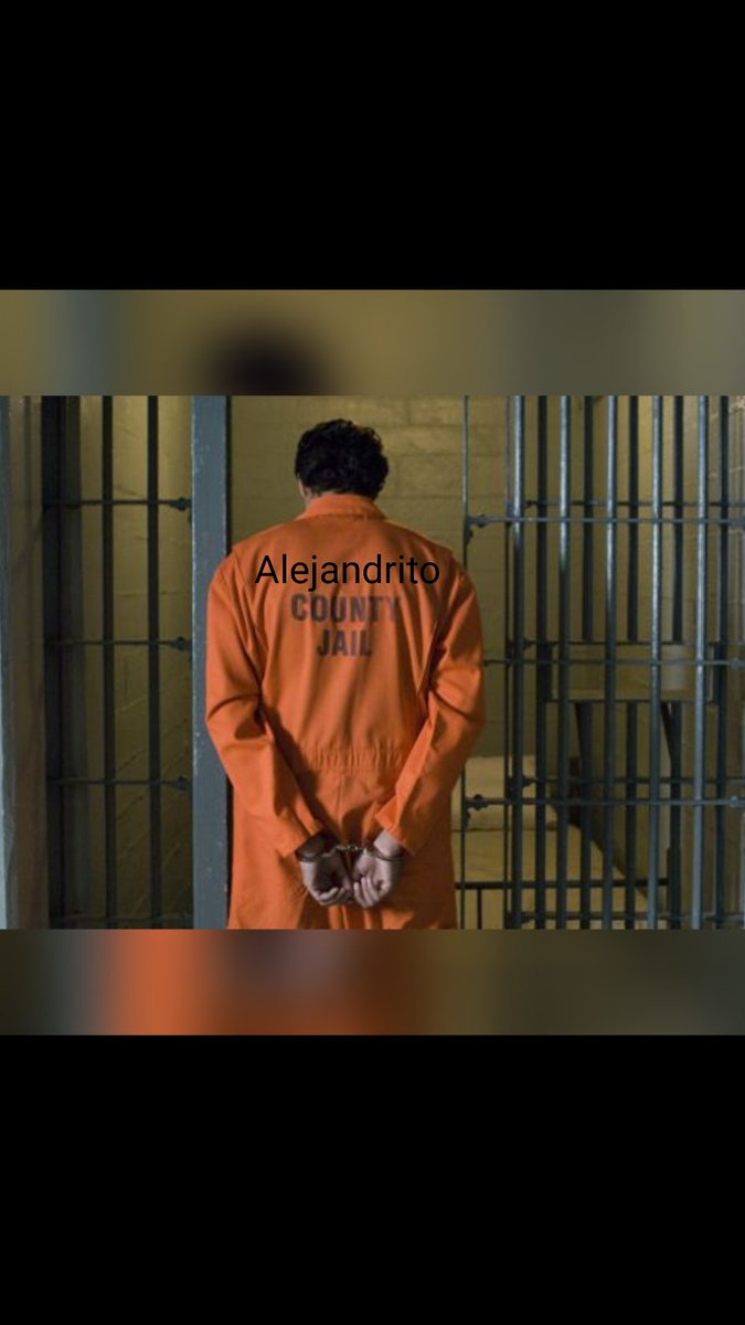 AMALIOVV's tweet photo. El dia que pidan tu cabeza desde los EEUU y te lleven como el Delincuente que sos,me voy a comprar 1 vinito y ese mismo dia que vas al aeropuerto voy a dedicartelo,falta poco o mucho no se,pero de Q caes no tengo dudas,por el momento te salva la plata y algunos por ahi @agdws ⏳ https://t.co/dwwosdftPv
