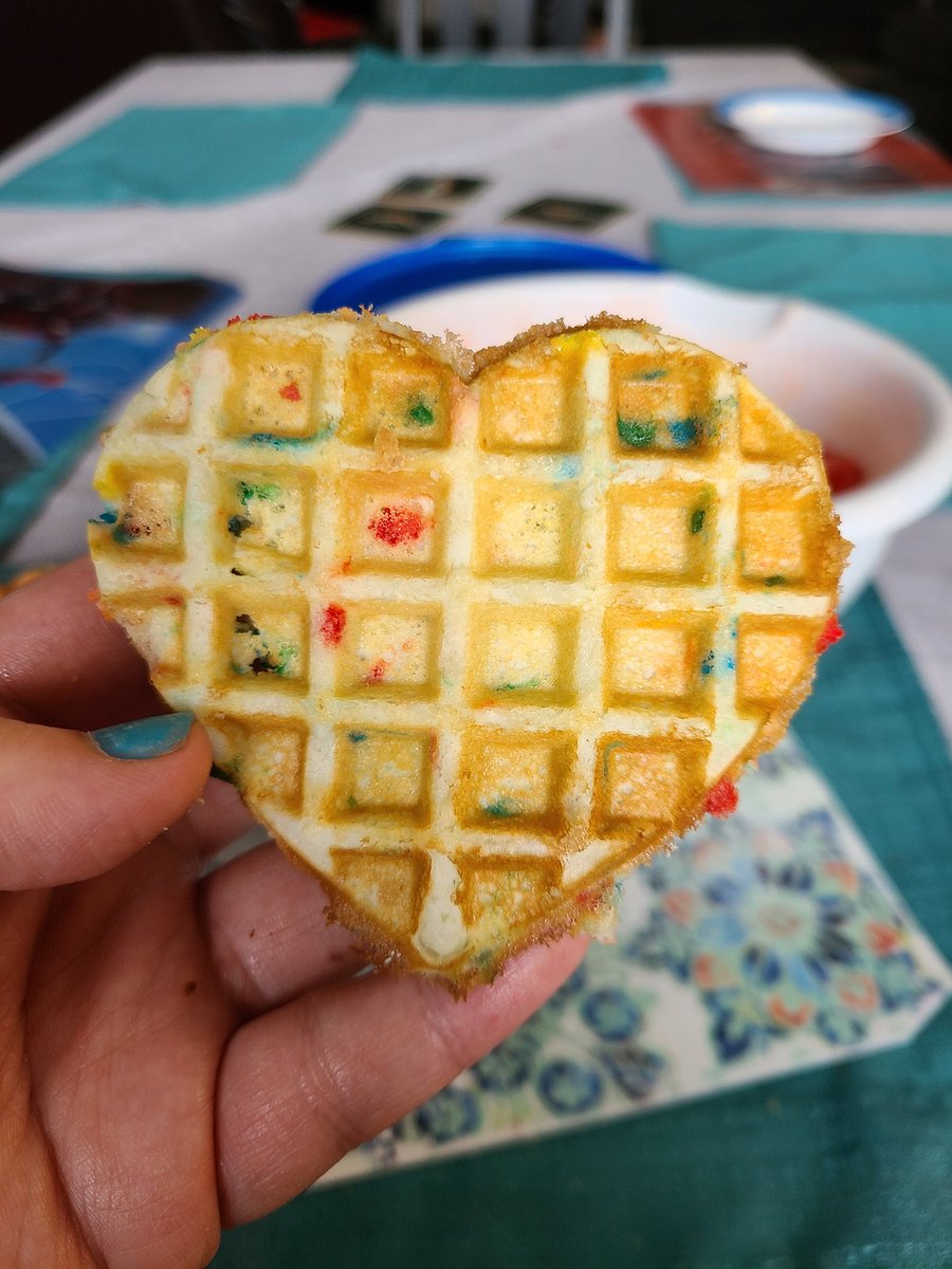d_dudley4's tweet image. Who wants some waffles? Thanks to Pearl Milling Company for this mini heart shaped waffle maker. ( Used @MarthaWhite muffin mixes here ) 

#MiniWaffleMaker #Free #Food #Content #Gifted #Love