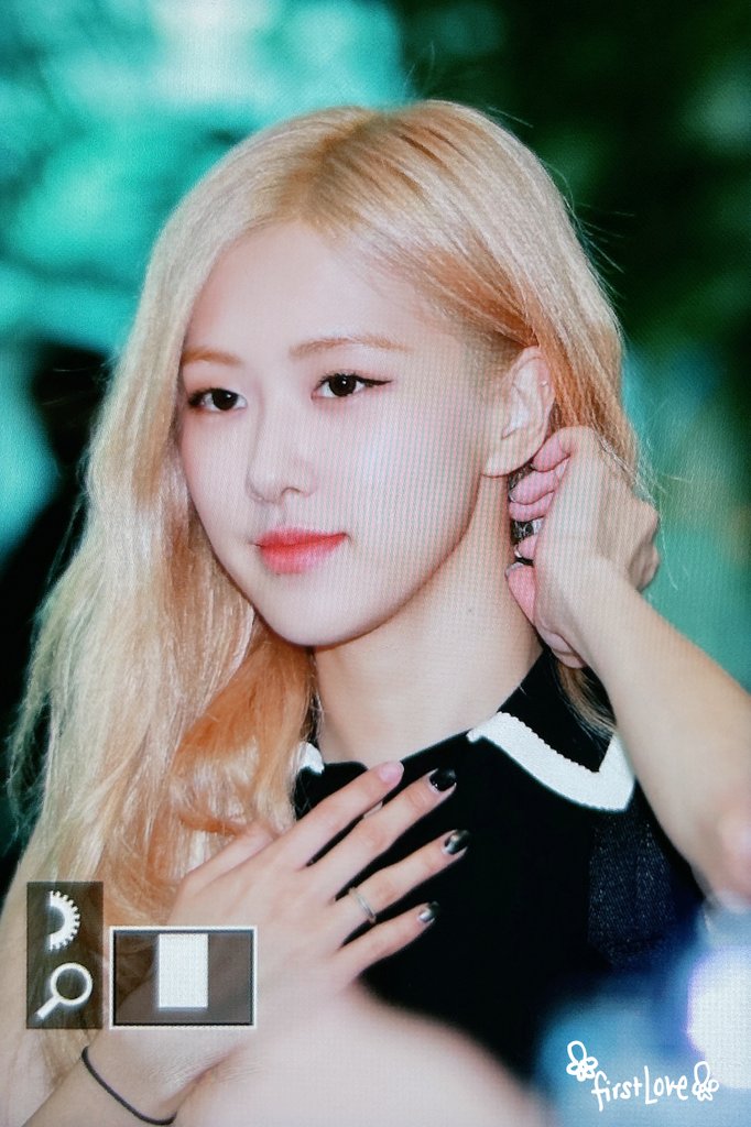 firstlove_rose's tweet photo. 230714  ICN

채영아 오늘 넘 예쁘군앙🥰
프랑스에서 만나용

#블랙핑크 #로제
#BLACKPINK #ROSÉ 
@BLACKPINK https://t.co/KfcWfXWyn8