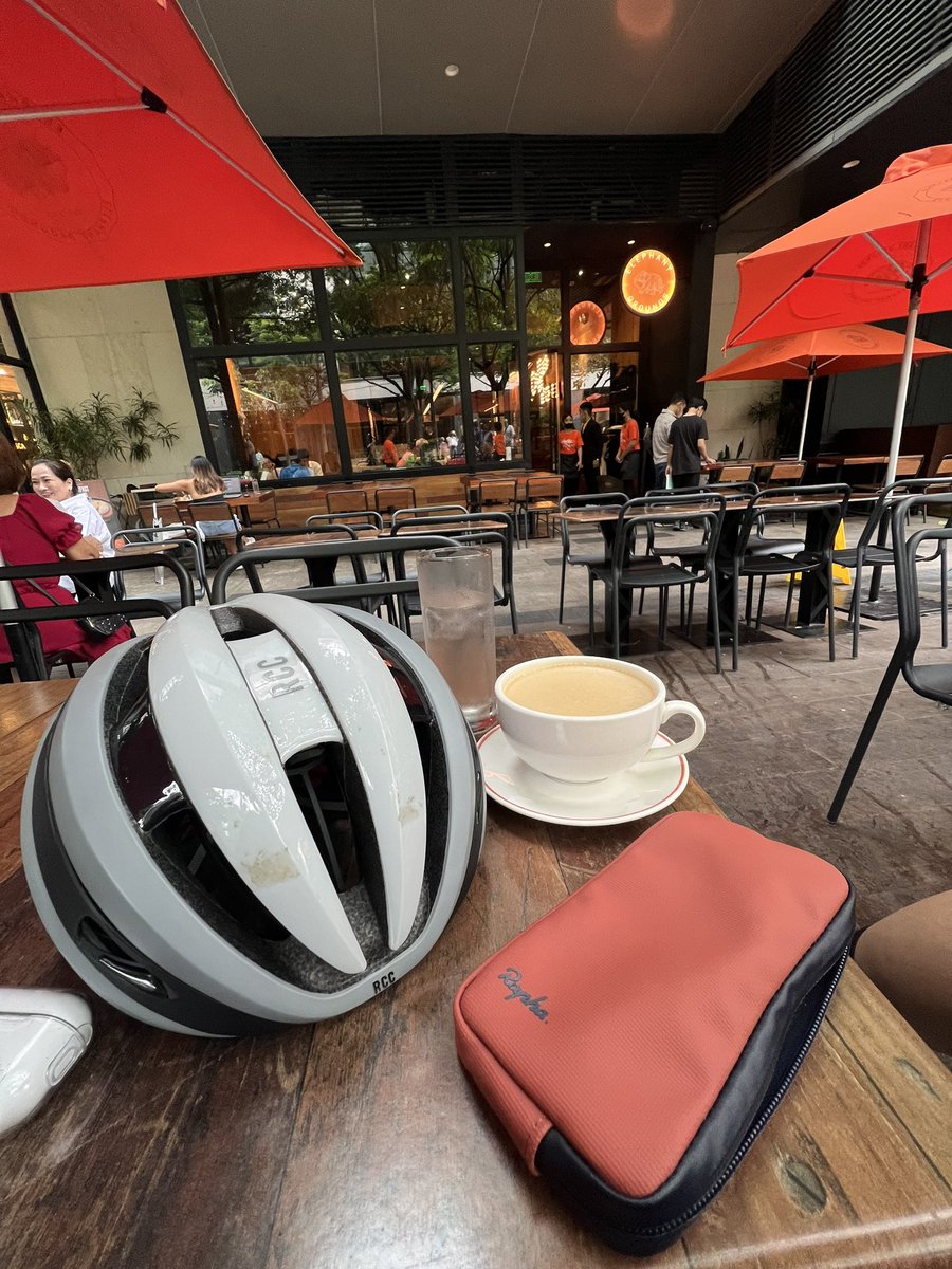 pm_roa's tweet photo. Hello sweeties! What’s today’s ride gonna be like? 
#NomadicLife #Rapha #Cervelo #Pinarello #SRAMRedAXS #Shimano #Pirelli #PrincetonCarbonWorks https://t.co/vzKwSw3r44