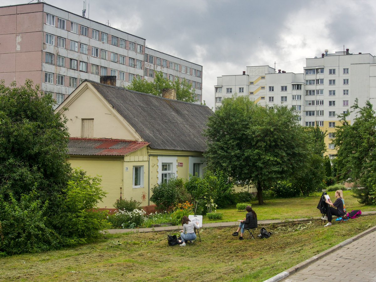 I’m probably the only person on Twetter who likes the innovation, thanks @elonmusk  🙂
I now have more time to take photos!

#streetphotography #spicollection #streethunters #streerphotographers  #lensculturestreets #storyofthestreet #oursstreets #гродно #girl #walk #streatstyle