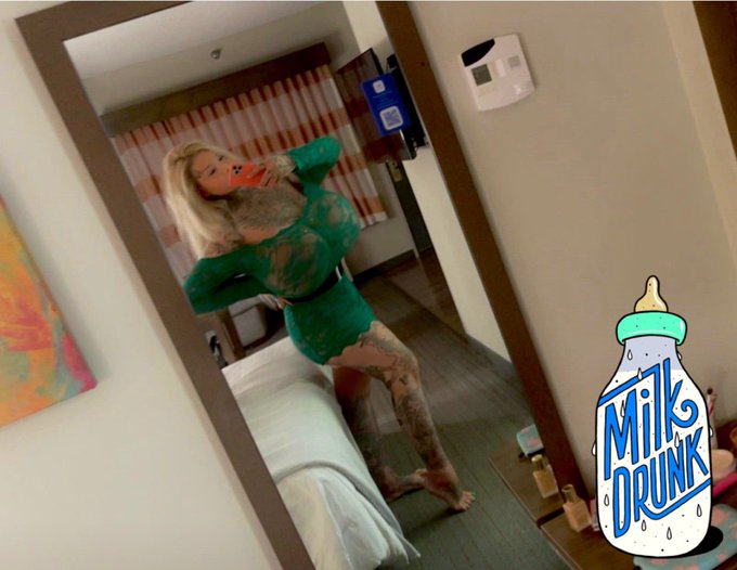 #RT if you want me to take this sexy green dress off? 💚💦🍆😈🔥 https://t.co/GcTPtSfSV2<a href="/tag/rt"class="tags">#RT</a>