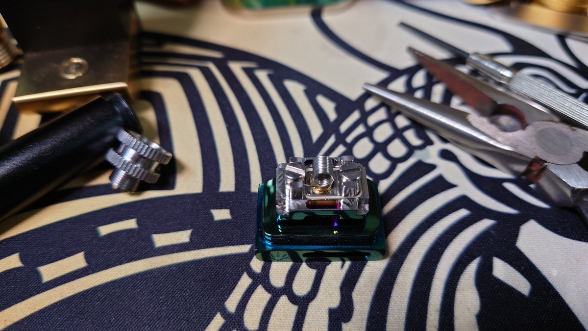 CebrjowHwScHCkj's tweet image. #SuicideMods #etherrba ビルドしてみた。😋👍Ni80 3.0ミリ 10巻です。コットンは一回め梳いたらジュルった😅💦→梳かずに突っ込む。👍✨吸ったリキッドは、The Frech Bakery の Butter Tobacco 🤤💦匂いからしてもう旨そう。吸った感想は、旨い。😋👍✨欲いえば、巻数減らしても良かったかも。↓