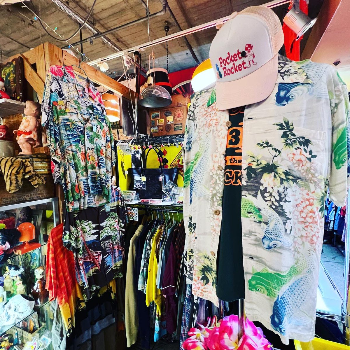 collectors_mall's tweet photo. 洋服は気合で着る!
POCKET ROCKET に新商品が入荷しました!
#新商品
#ForSale
#通飯やってます
#UsedWear
#古着
#アメカジ
#アメリカンヴィンテージ https://t.co/UPI8uICN7y