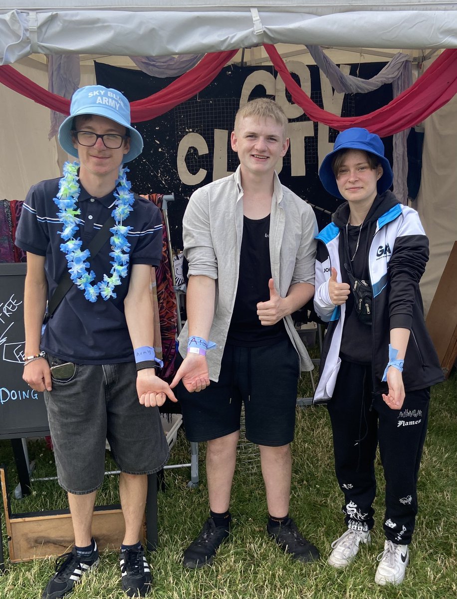 #covcloth <a href="/godivafestival/">Godiva Festival</a> 2023 
DOING GOOD IN THE CITY 💙.        #threadsthatbindus &amp; I met these lovely young people ⚡️