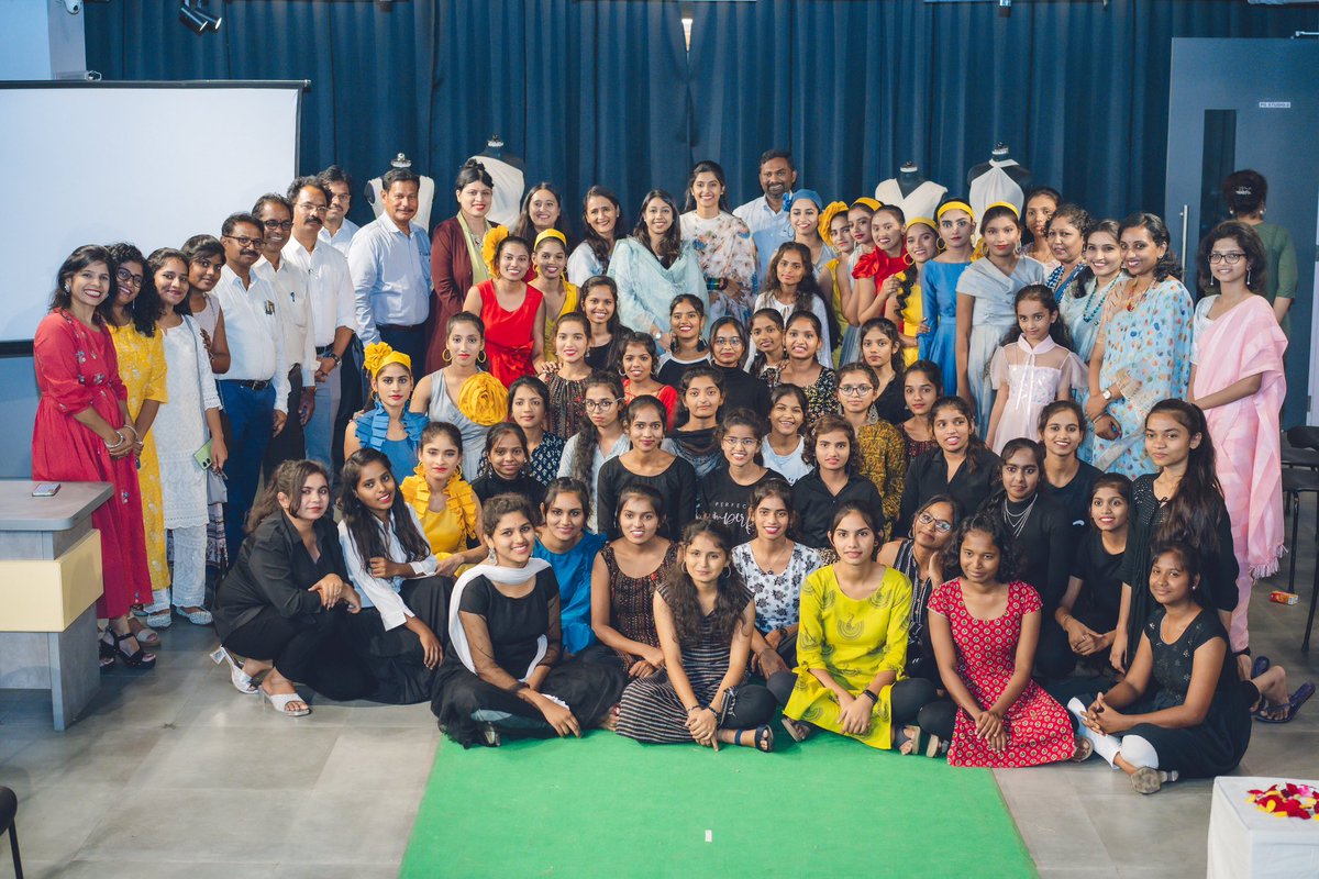 Divya Reddy tweet media