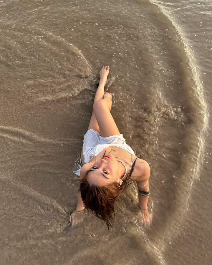 the photographer                the pic 

<a href="/ZeinabHarake11/">Zeinab Harake Parks</a> <a href="/lantisespiritu/">Lantis Espiritu</a> 
youtu.be/TWy8j4w3xPQ