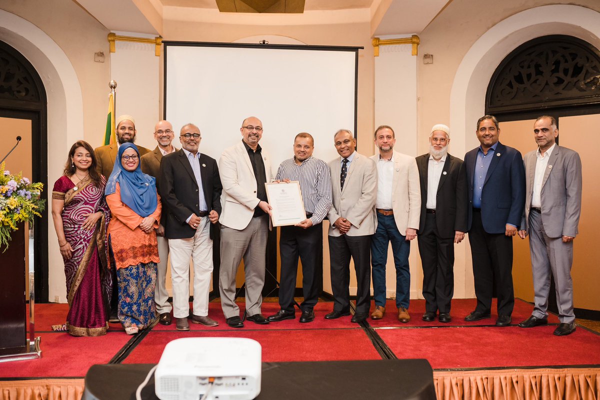 NMASriLanka's tweet photo. The NMA felicitated businessman and civil society leader, Afzal Marikar, for his service to #SL and the Sri Lankan #Muslim Community during #COVID19. He was presented with ‘Declarations of Appreciation’ from the NMA and @Bohras_FarEast, Malays and Memons respectively. #lka #news https://t.co/mqk9phCnD8