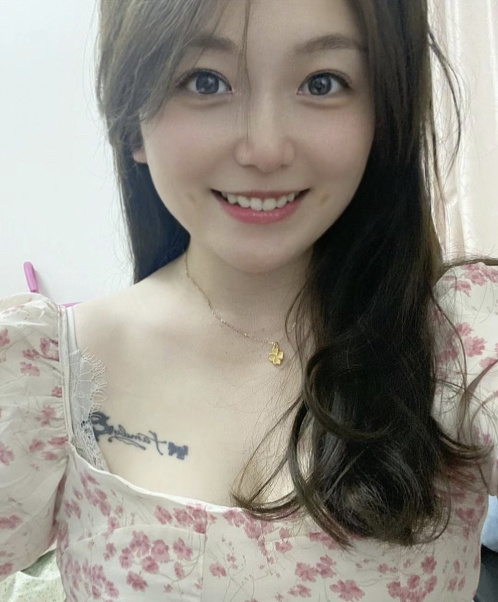 moisesa38701910's tweet photo. 笑得真甜 #射屏 #射屏返图 #女王 #精液 #抽脸 #骚货 #母狗 #合照返图 #合照 #bukkake #cumtribue #얼싸 #지인얼싸 #얼싸중독 #ぶっかけ #オナペ https://t.co/pw1PAdcSMQ