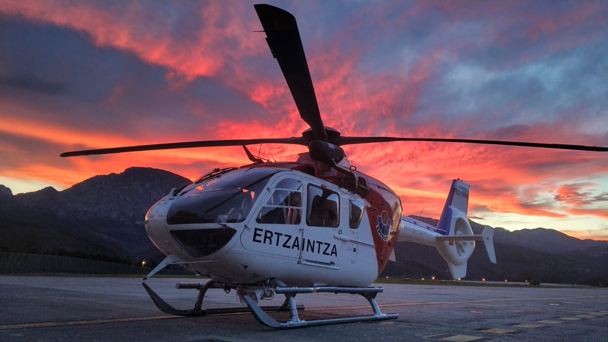 ¿Qué clase de ayuda quieres recibir cuando tengas un problema en la montaña?
Nuestros helicópteros ya solo llevan un rescatador en vez de dos, debido a la falta de renovación. 
Riesgo ⬆️⬆️, calidad de la atención ⬇️⬇️.
Las mejoras que pedimos, también son para tí y los tuyos.