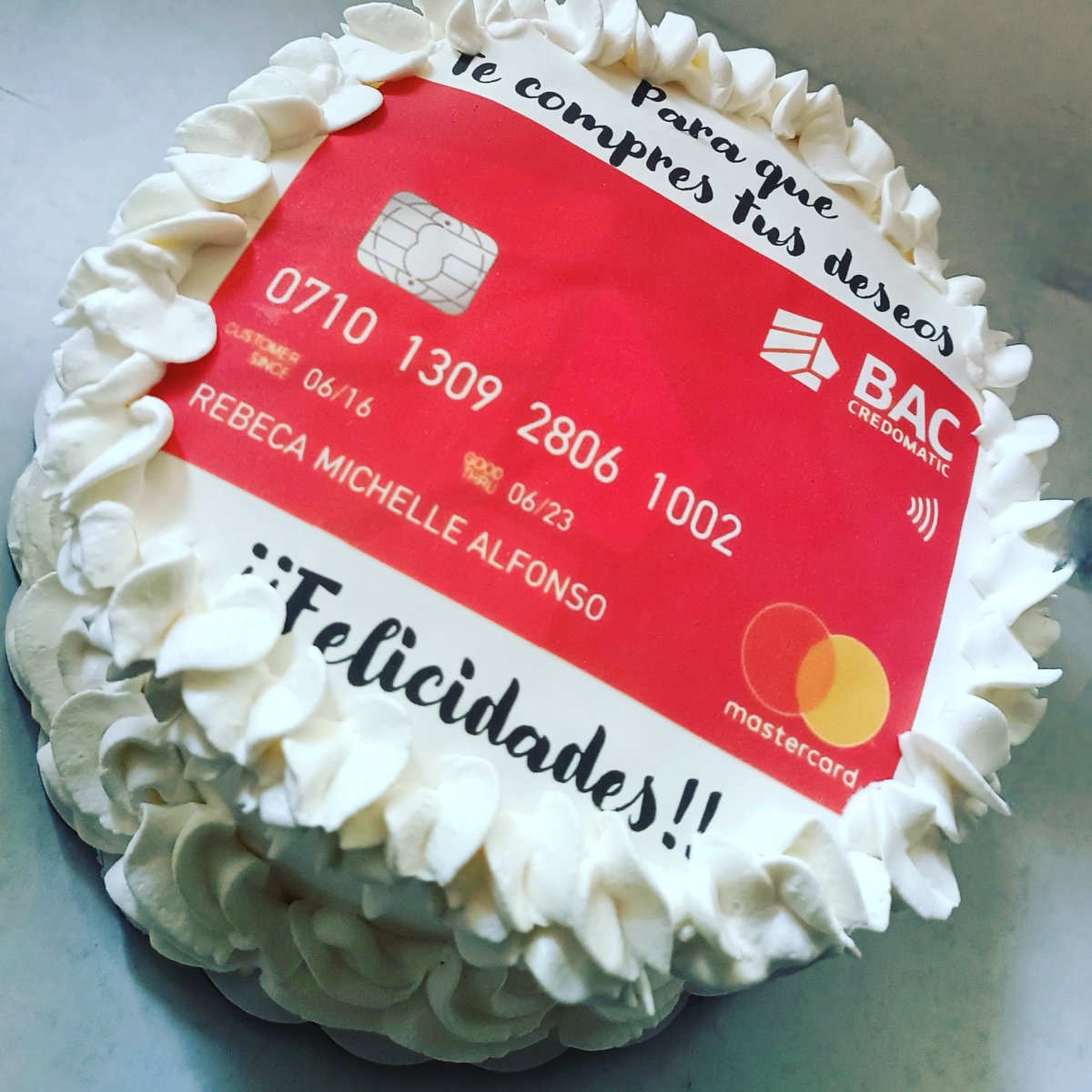 Felicidades Rebeca! 🎉🎂💳

Hermoso pastelito de tarjeta de crédito.

Cotizaciones al 7681-2296