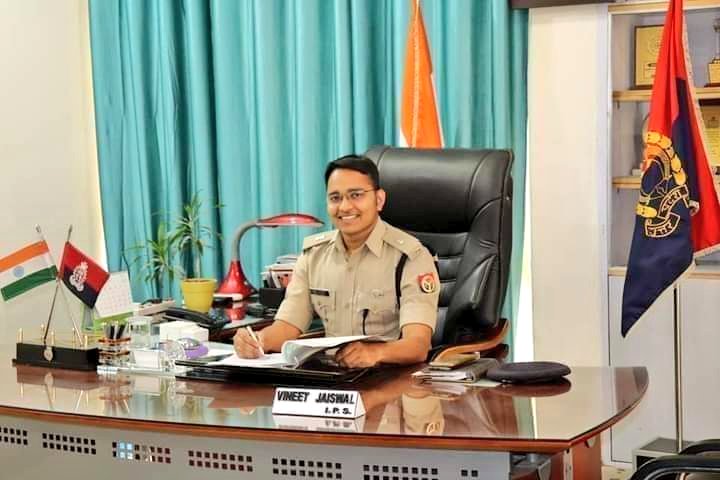 onlypolicenews's tweet photo. ‼️ऊर्जावान आईपीएस विनीत जायसवाल जी को जन्मदिन की बलभर हार्दिक शुभकामनाएं,महादेव की कृपा बनी रहे🙏🏻🙏🏻🙏🏻💐💐‼️
@IPSVineet https://t.co/Oqib0NQFGt