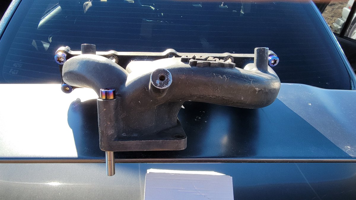 nightmareupris2's tweet photo. Custom titanium hardware from Yperiontitanium on IG. Replacing the standard hardware for this Maperformance turbo stainless steel manifold. #titanium #hardware #evo #evox #turbo https://t.co/zIcKvfKErC