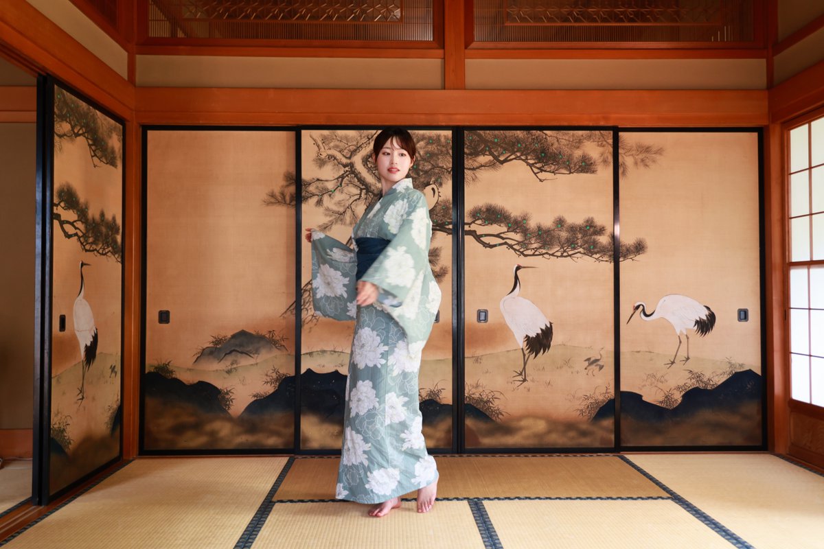 say1one's tweet photo. ちなつ　お花茶屋　森谷邸【1】  

model: ちなつ
@chiina__22 

#リリュール撮影会
@relueur 

location: お花茶屋　森谷邸
https://t.co/pouGA6QG9N

LED（2枚目、3枚目）
#サンテック機材
#JINBEI #EFP11RGB https://t.co/a5XkHD7Bxp