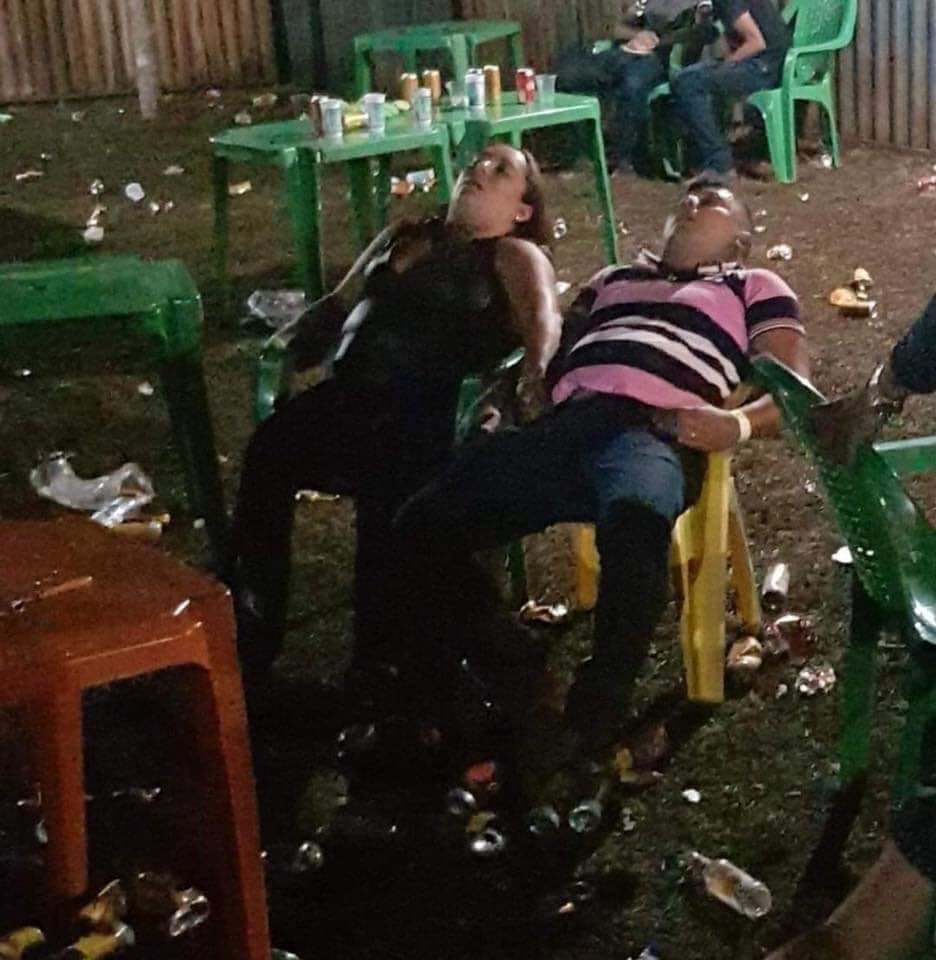 corridosybandas's tweet image. Tú y yo viendo las estrellas no sé piénsalo mailob