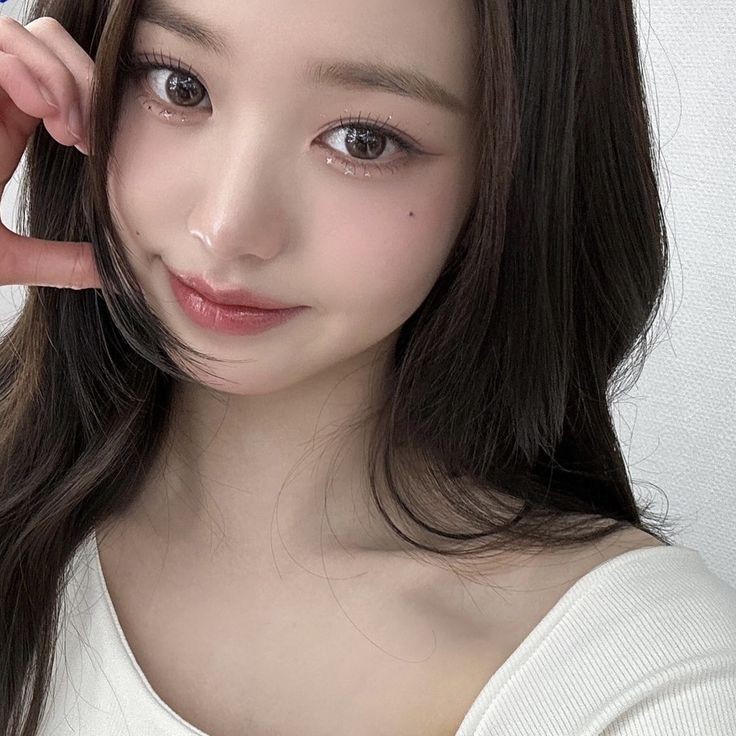 ˚｡⋆୨୧˚ restarting ˚୨୧⋆｡˚  

hi, i'm eli! looking 4 interactive moots! let's be #moots

୨୧˚ she/her, filo, minor
୨୧˚ not new to #kpoptwt or #stantwt
୨୧˚ fearnot, dive, engene, blink, midzy, once, and more!
୨୧˚ any fandom is ok!

 ♡ / ↺ to spread, thankyousomuch!