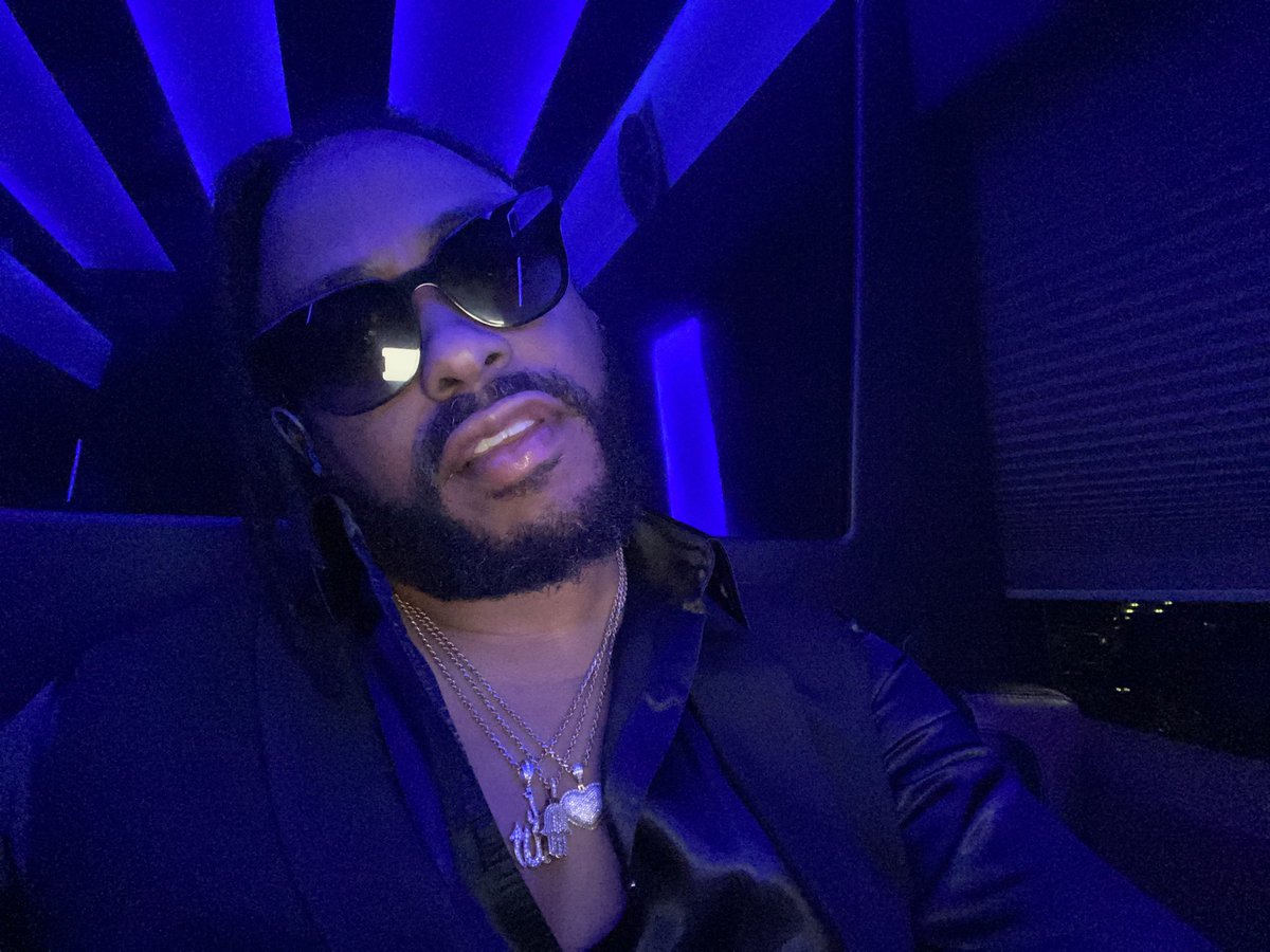 Raheem_DeVaughn's tweet photo. ATL is always &amp; will 4ever be a vibe it’s my biggest market here in the states 🇺🇸 … next stop Detriot what up doe https://t.co/vt0a2M7m3l